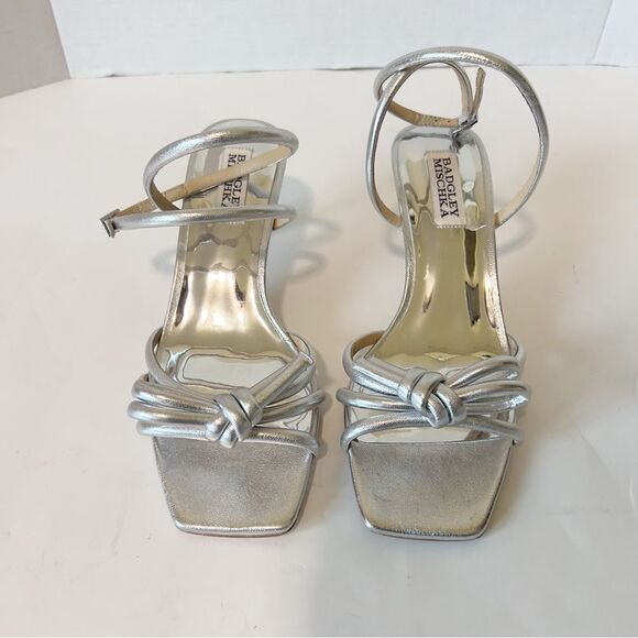 Badgley Mischka Loyalty Silver Knotted Ankle Strap Neutral Sandals Size 6.5 - Picture 3 of 9